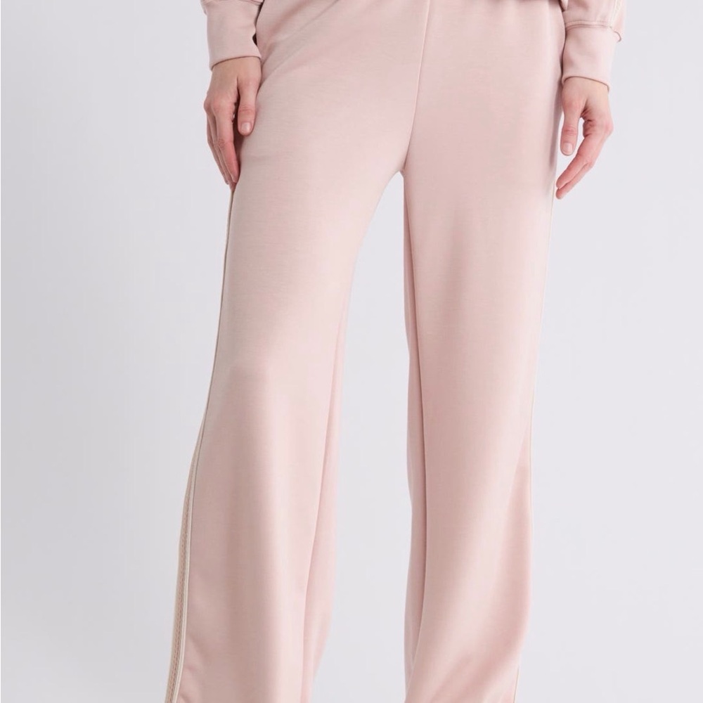 T Tahari
Braided Trim Scuba
Knit Pants Wide-Leg Lounge Pants in Blush Pink